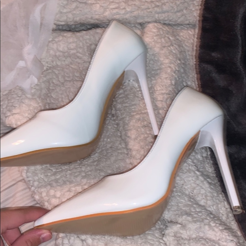 White court heels!